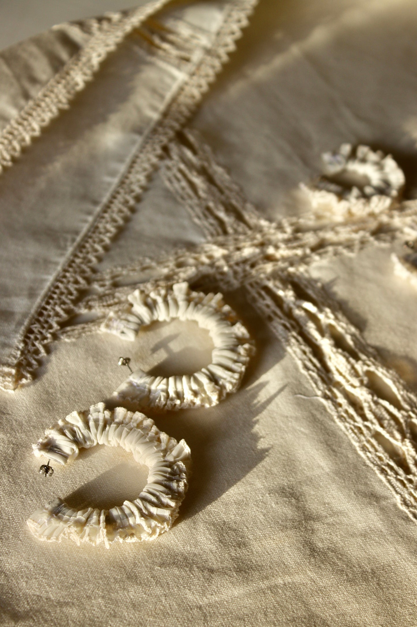 Mesh Ruffle Scrunchie Earrings - Ivory